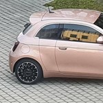 Fura, extra ajtós változatot kap a Fiat 500-as? 