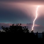 An alarm was issued due to a thunderstorm in the southwestern counties, the sky can also break in Budapest