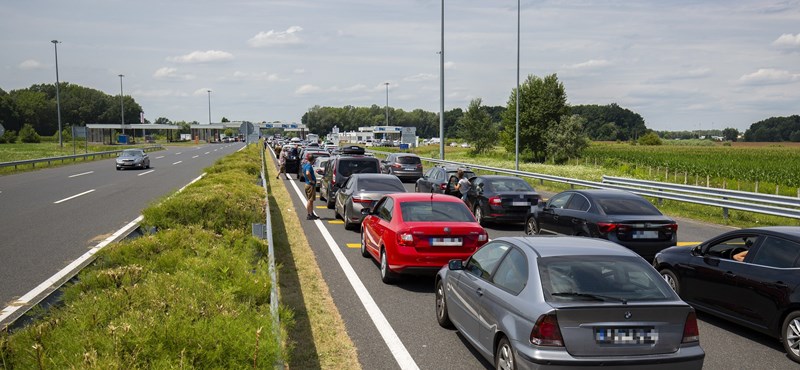 Autó: Motorost ért baleset az M7-esen | hvg.hu