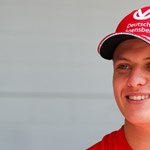 El mecánico de Hass comienza a llorar cuando se enteran de que el hijo de Schumacher se les une.