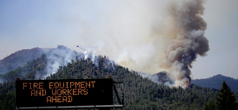 Un incendio masivo está causando estragos en los estados occidentales de los Estados Unidos