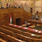 The extraordinary parliamentary session became indecisive and ended in half an hour