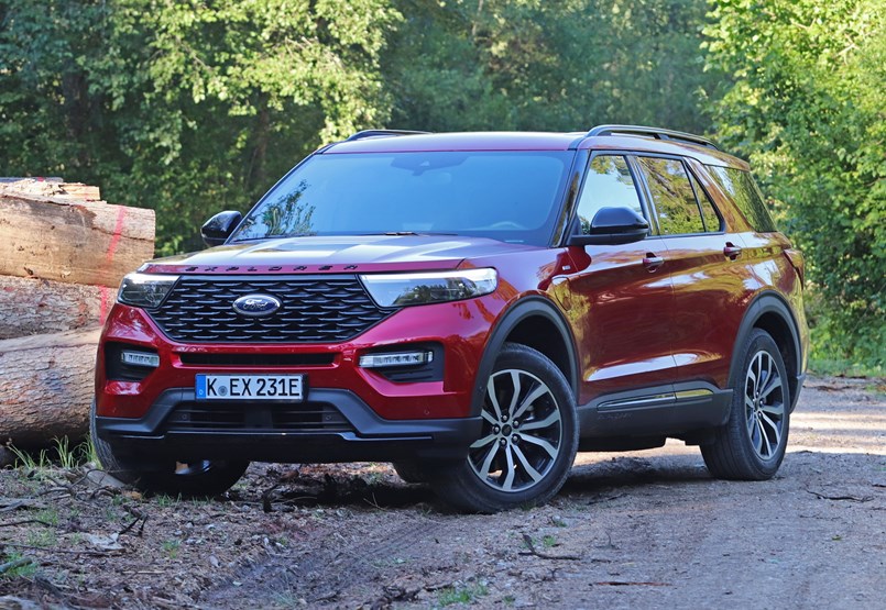 Something America: We Drive The Huge Ford Explorer Hybrid