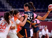 La medallista de plata Milac, Zsombor Berecz cerca del segundo lugar, el equipo femenino de balonmano vence a las españolas 