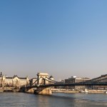 A man adrift on the Danube was rescued on the Chain Bridge