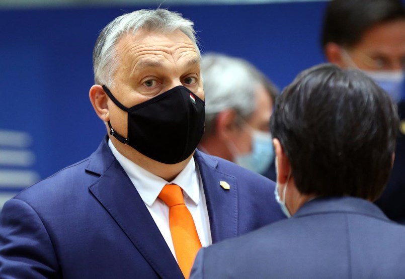 Fülke: Több éves előnyt kapott Orbán az EU-tól