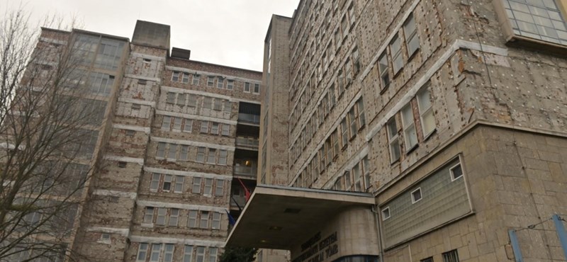 The window of the Kútvölgyi hospital smoked and the firefighters withdrew