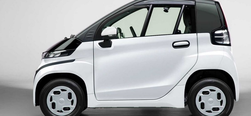 A Toyota új villanyautója mellett még a kis Smart is hatalmasnak tűnhet