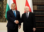 Orbán would follow the Polish lead ship, but it is going in a very different direction