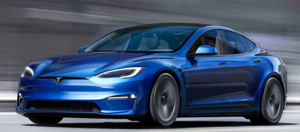 Auto Itt Az Uj Tesla Model S 1100 Loero Elkepeszto Gyorsulas Es Futurisztikus Muszerfal Hvg Hu