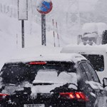 Ezer ember rekedt a hóban Japánban